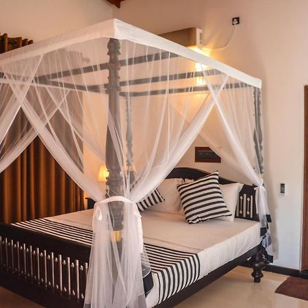 Janu Homestay Tangalle Bagian luar foto