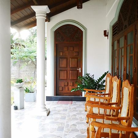 Janu Homestay Tangalle Bagian luar foto