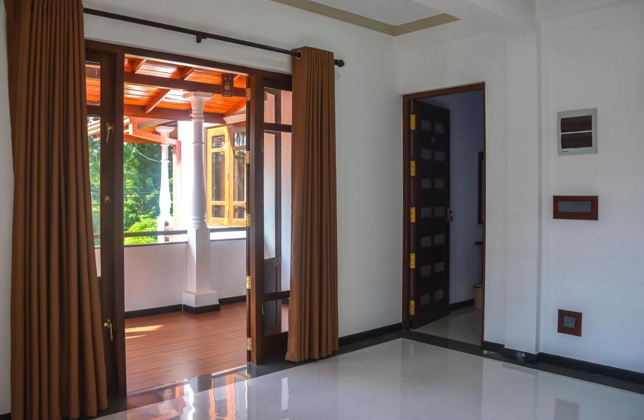 Janu Homestay Tangalle Bagian luar foto