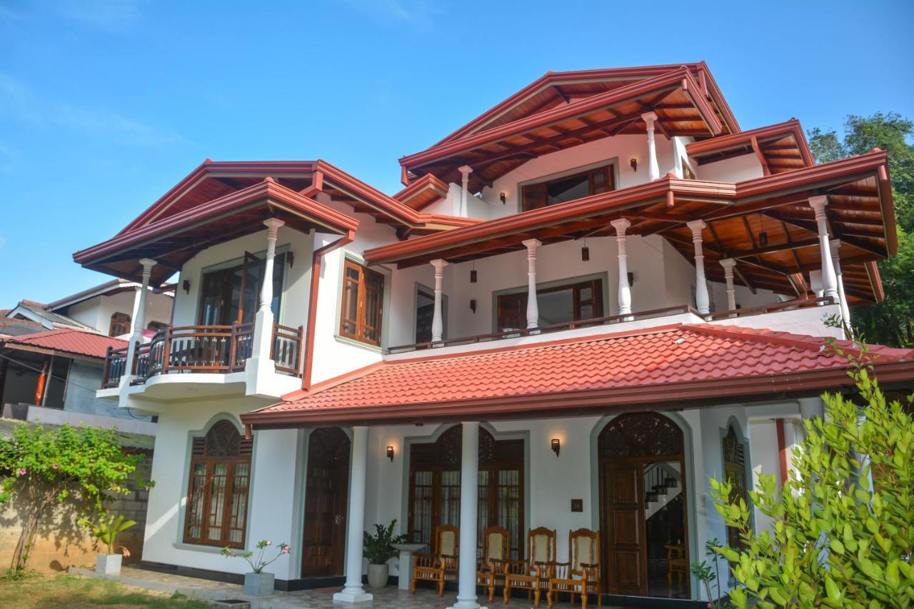 Janu Homestay Tangalle Bagian luar foto