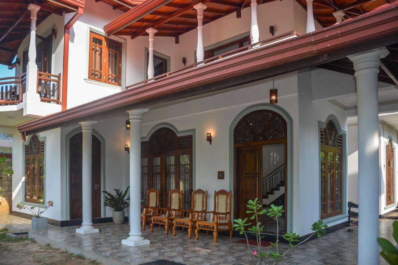 Janu Homestay Tangalle Bagian luar foto