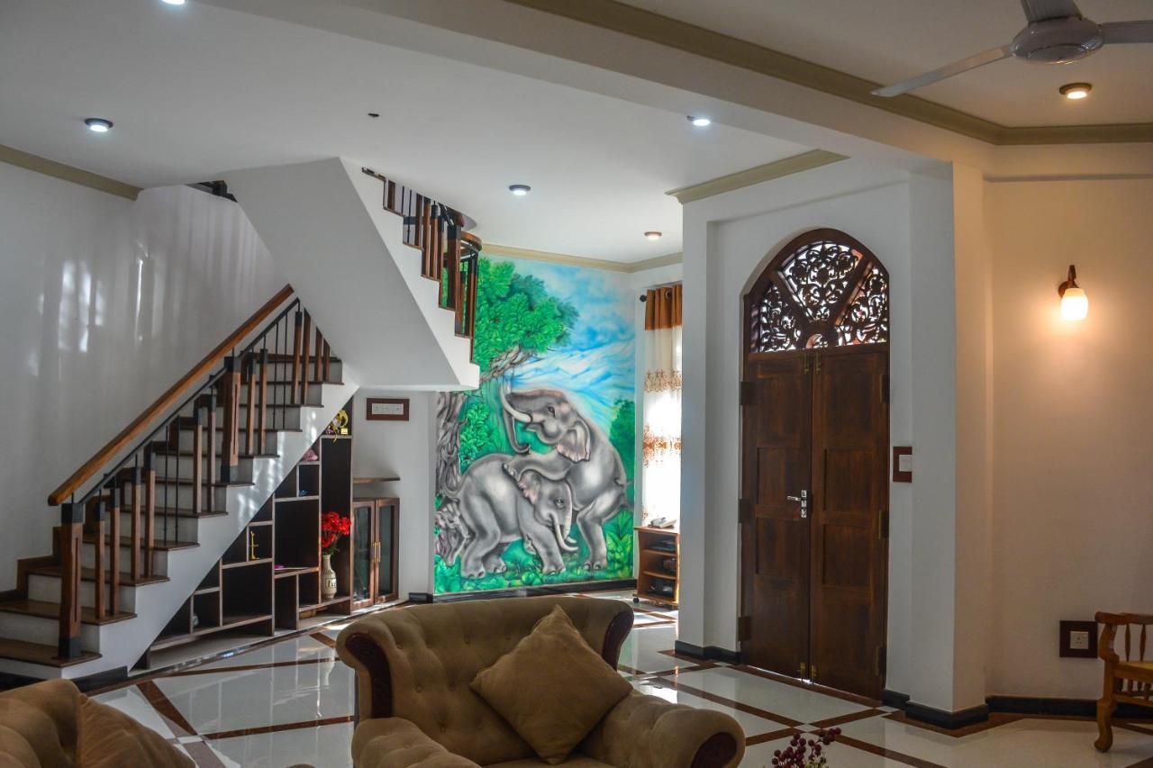 Janu Homestay Tangalle Bagian luar foto