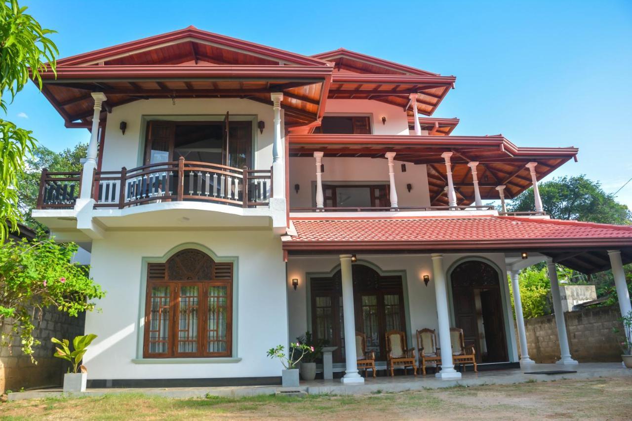 Janu Homestay Tangalle Bagian luar foto