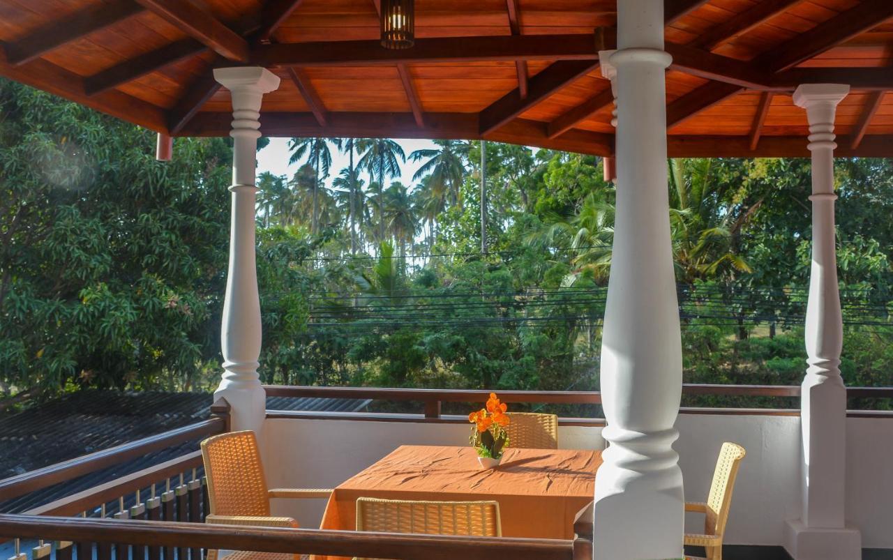 Janu Homestay Tangalle Bagian luar foto