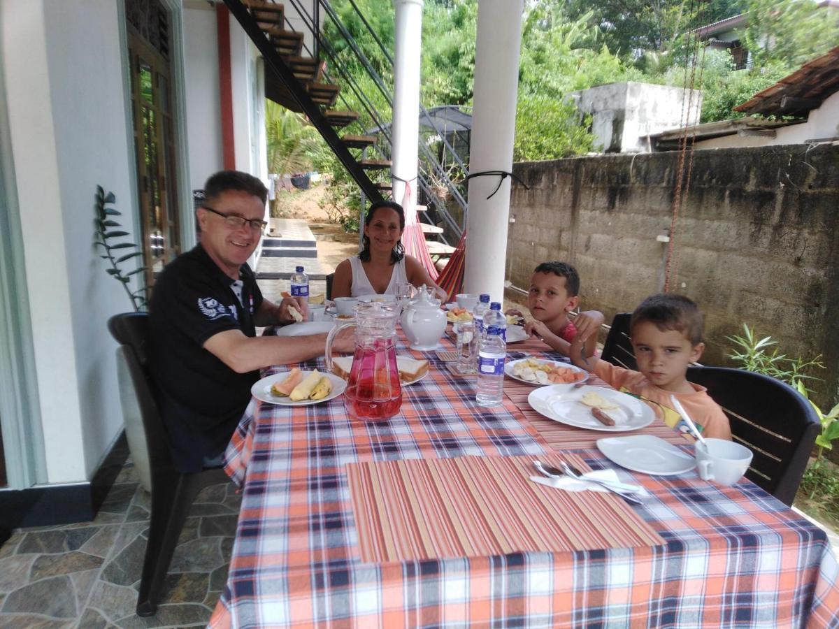 Janu Homestay Tangalle Bagian luar foto