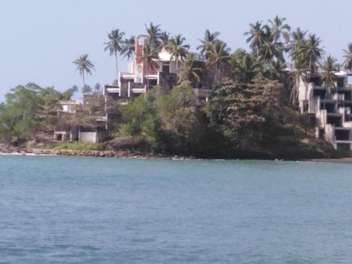 Janu Homestay Tangalle Bagian luar foto