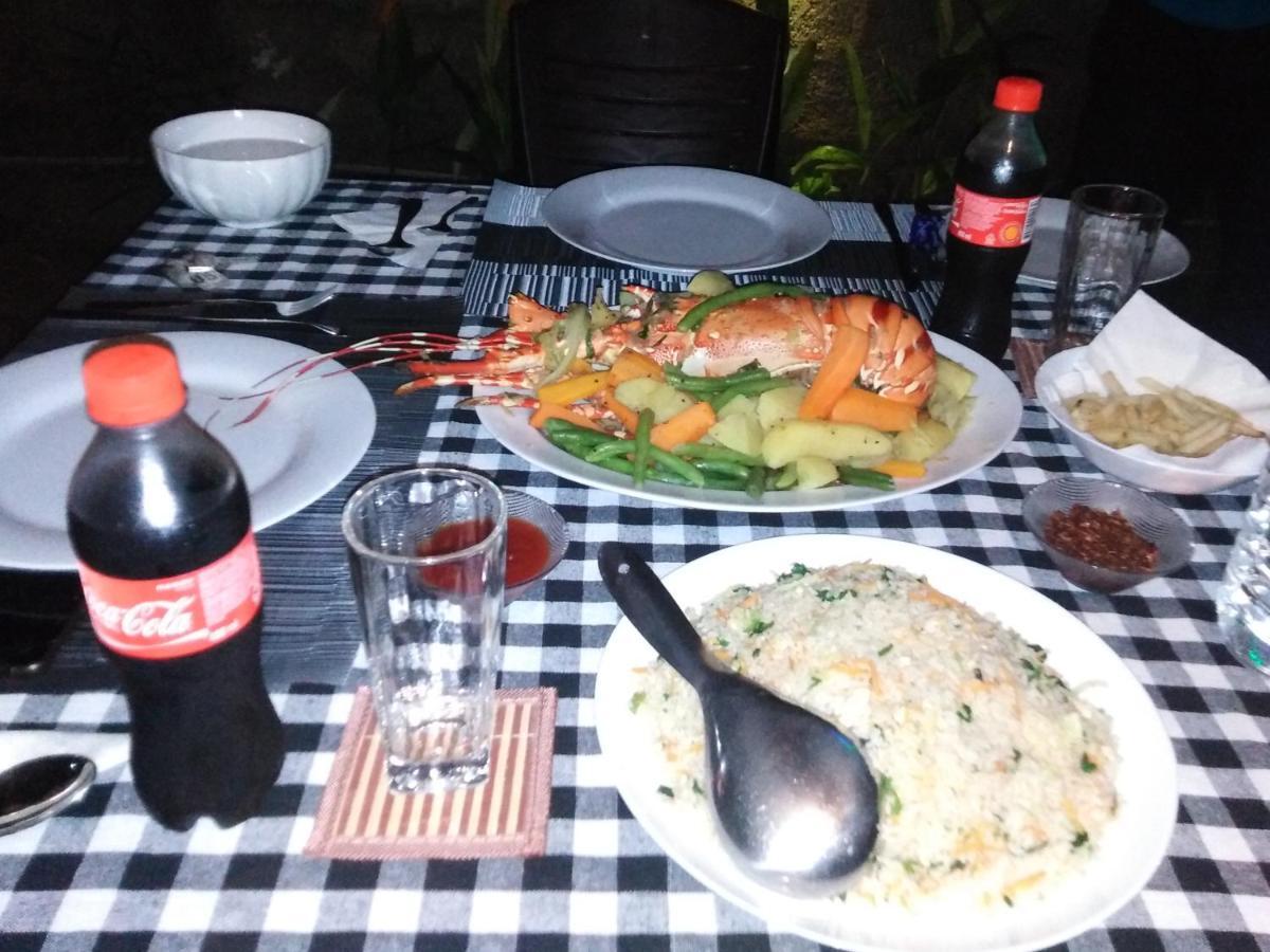 Janu Homestay Tangalle Bagian luar foto