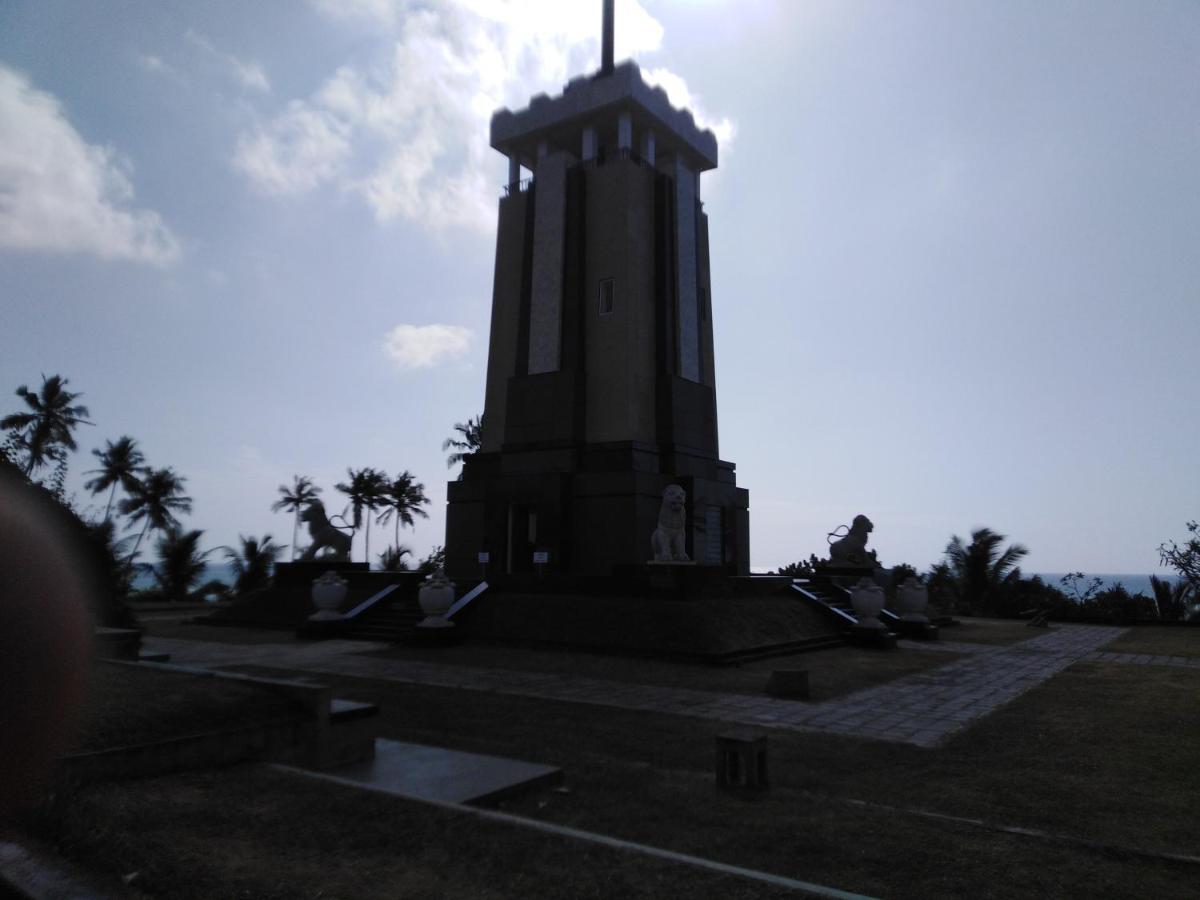 Janu Homestay Tangalle Bagian luar foto